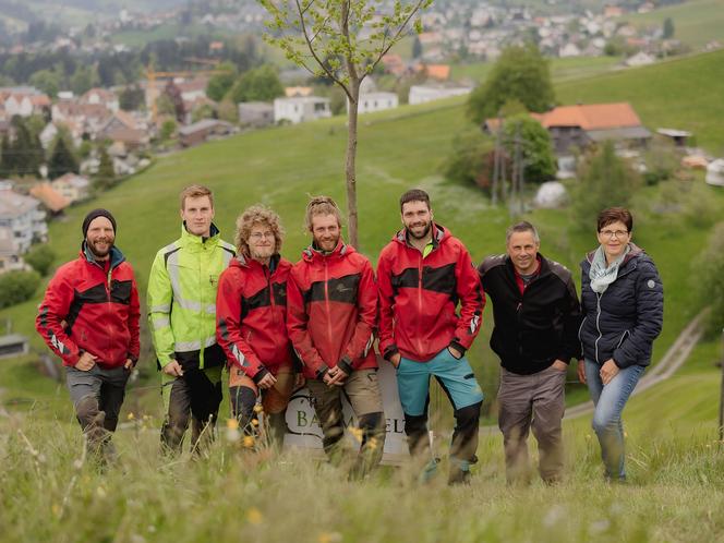 Baumpflanzung Winterlinde 10 Jahre Baumwelt AG in Speicher AR